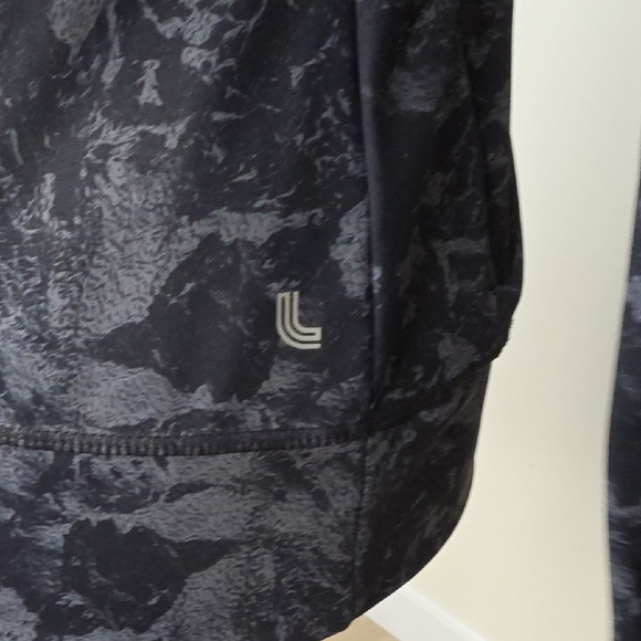 Lolë Black Patterned Zip Jacket – Women’s Small (S) – Ski & Snow / Active Jacket - Picture 8 of 14